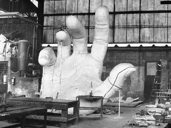 The hand is enlarged full-size in plaster. Mexico City, 1988.
